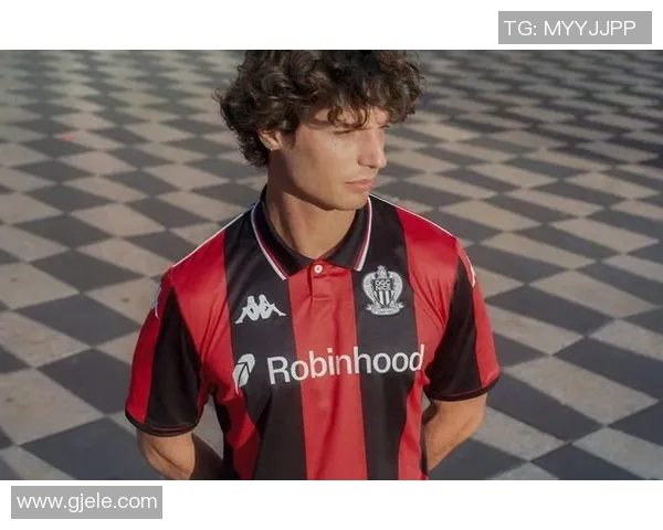 足球明星球衣房的魅力与价值探秘体验球迷心中的梦幻收藏空间